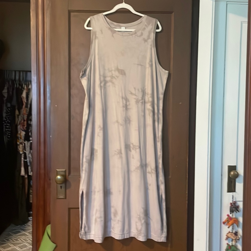 Comfy cute grey dyed maxi dress! 🩶✌️ never worn!